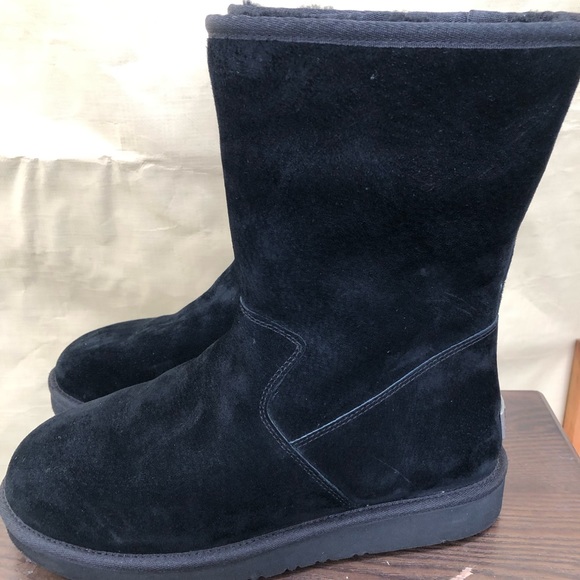 UGG BOOTS….. size 9….black color - Picture 6 of 12